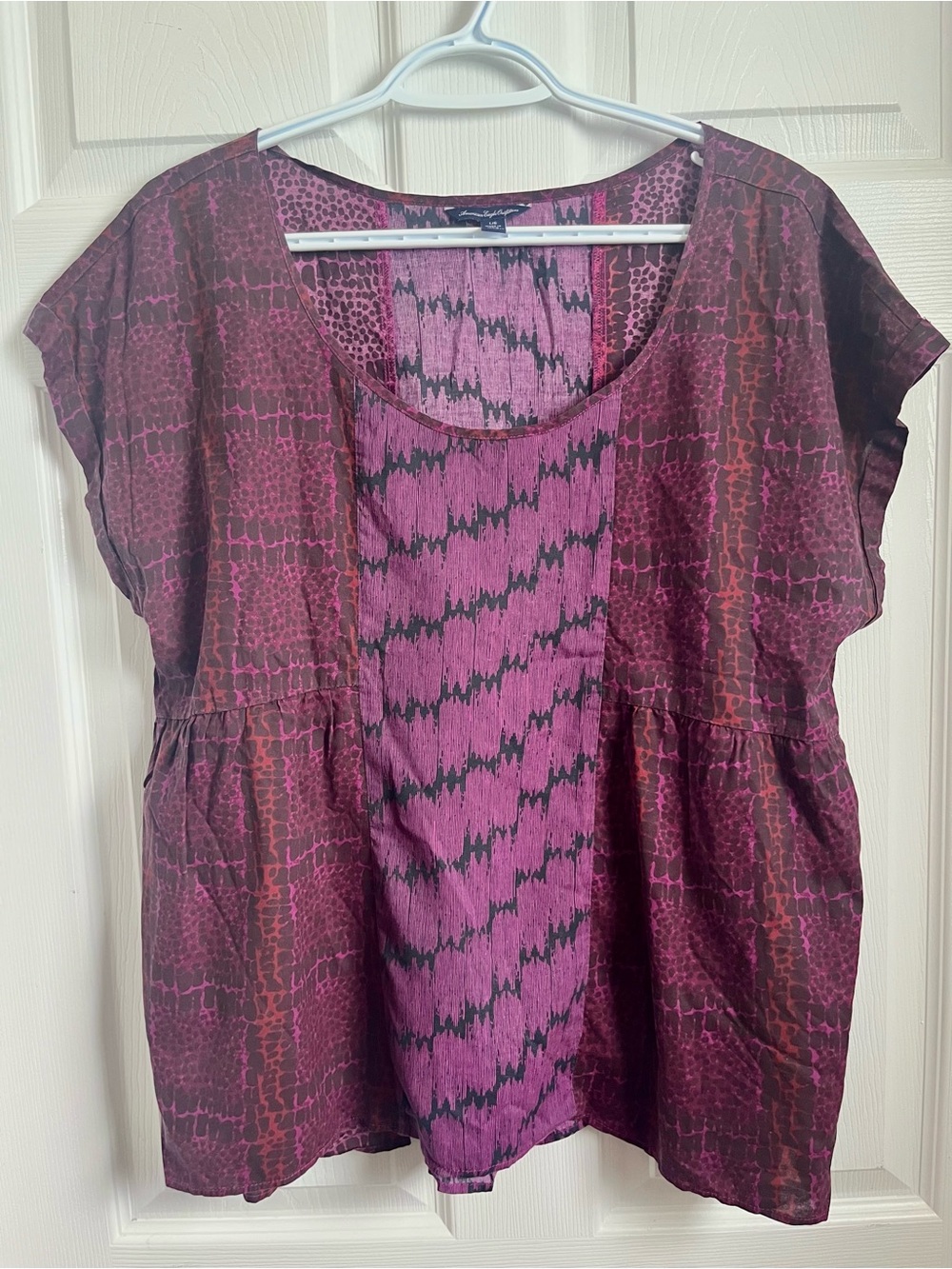 American Eagle Outfitters Top Tank Large Purple Animal Print Short Sleeve Summer - Picture 4 of 6